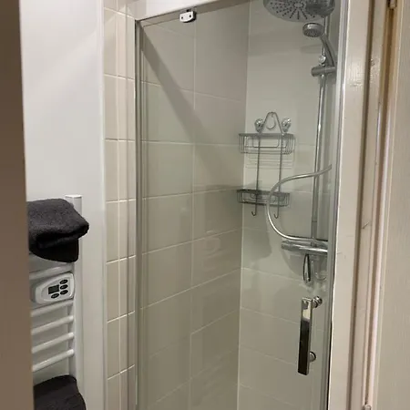 アパート Resid 5 - Duplex Cosy Avec Parking Gratuit Saint-Léonard